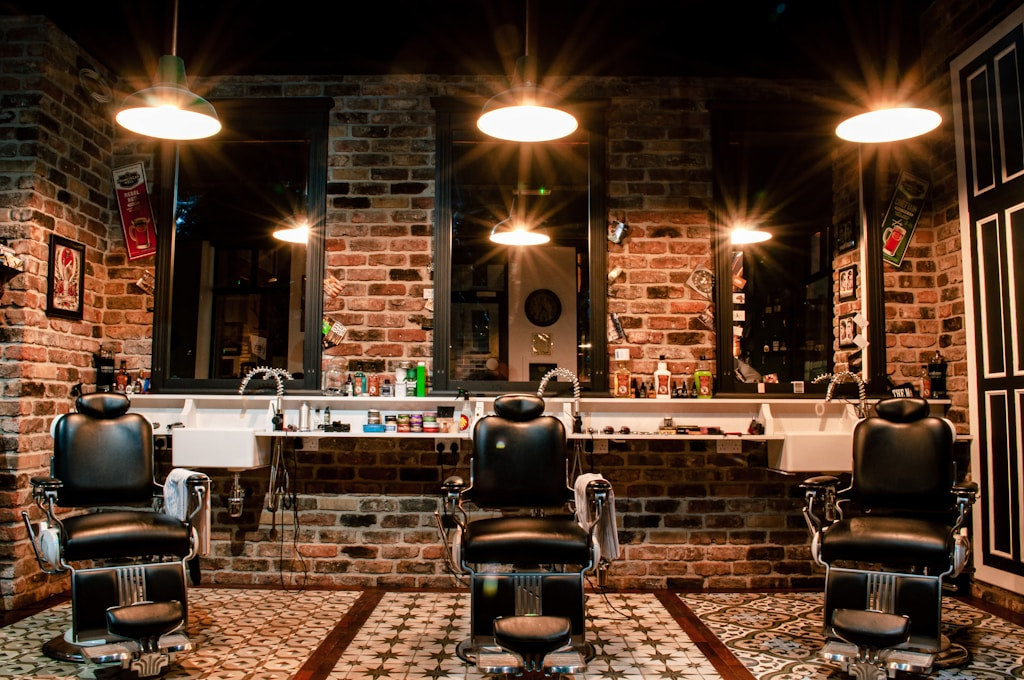 Salon barberski a klasyczny salon fryzjerski – różnice w wyposażeniu